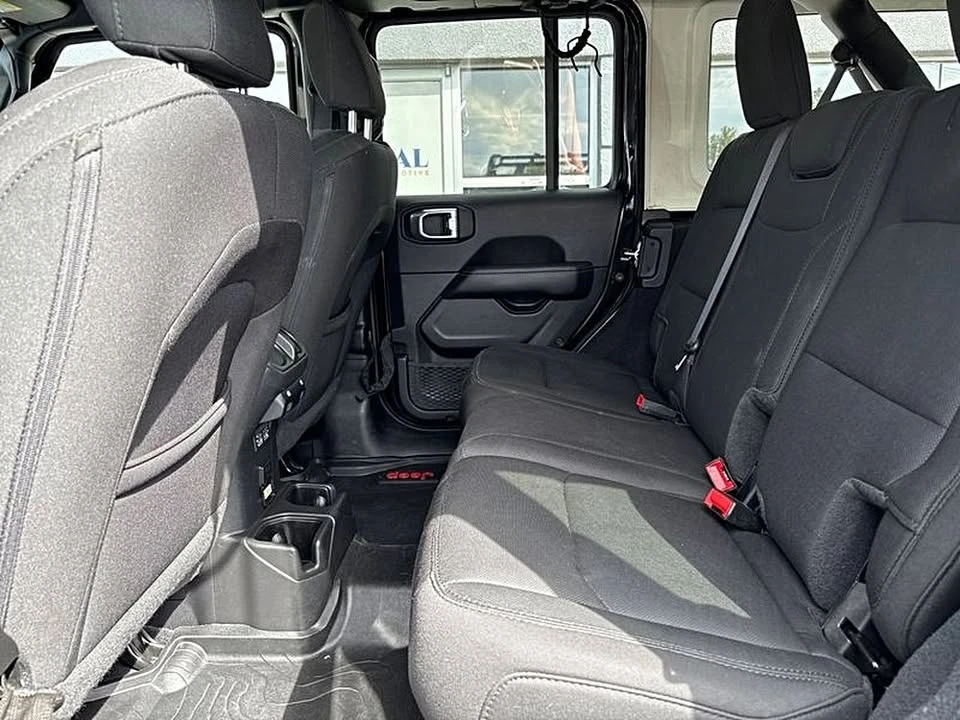 2022 Jeep JL Wrangler - Image 17 of 19