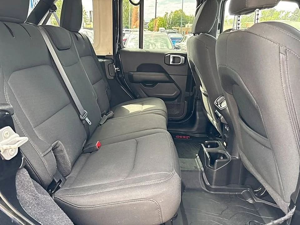2022 Jeep JL Wrangler - Image 15 of 19