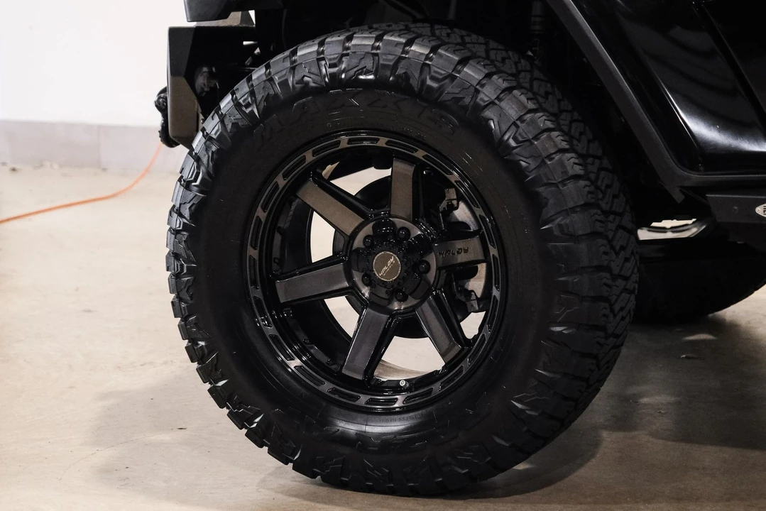 2022 Jeep JL Wrangler - Image 10 of 12