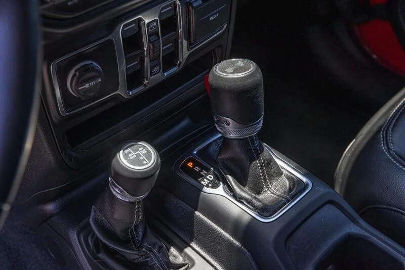 2022 Jeep JL Wrangler - Image 13 of 21