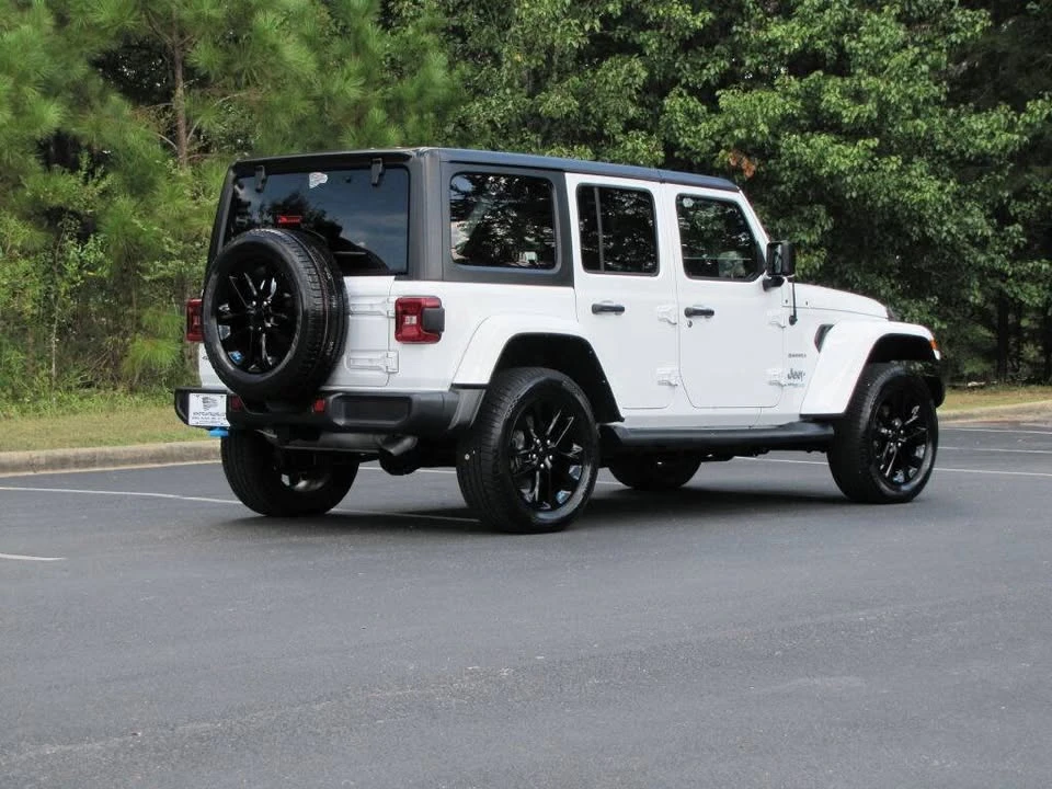 2022 Jeep JL Wrangler - Image 3 of 20