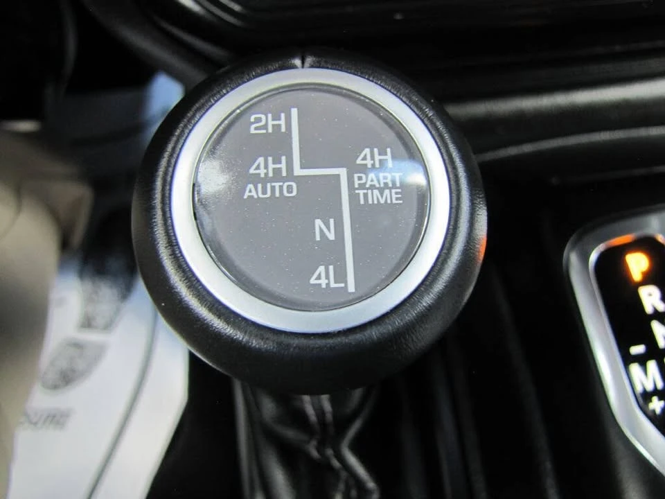 2022 Jeep JL Wrangler - Image 17 of 20