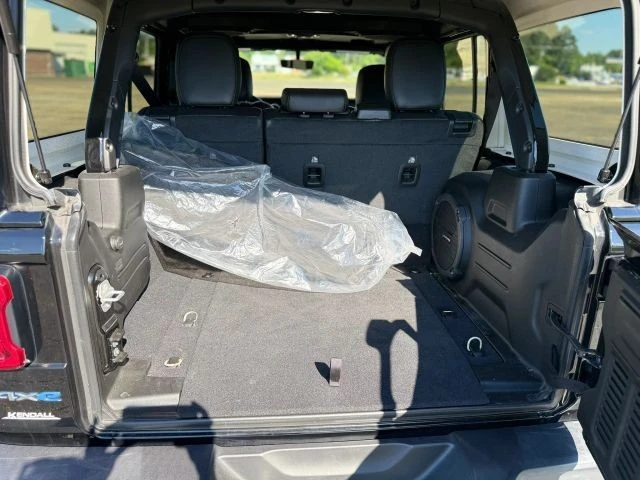 2022 Jeep JL Wrangler - Image 9 of 30