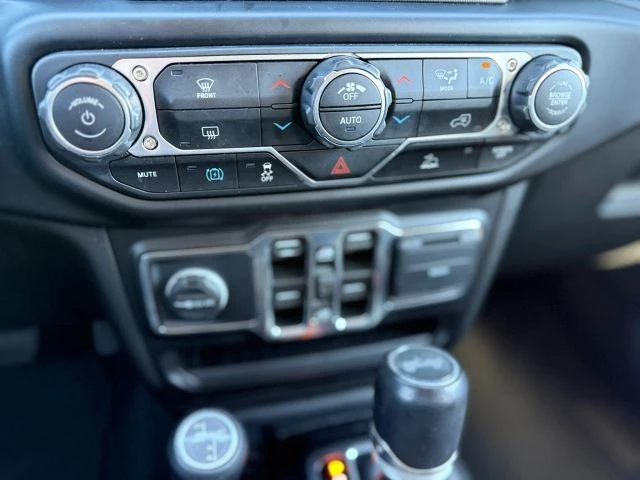 2022 Jeep JL Wrangler - Image 26 of 30