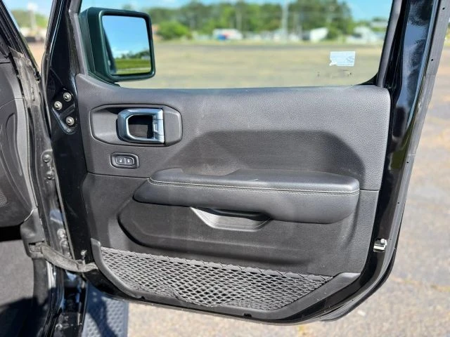 2022 Jeep JL Wrangler - Image 12 of 30