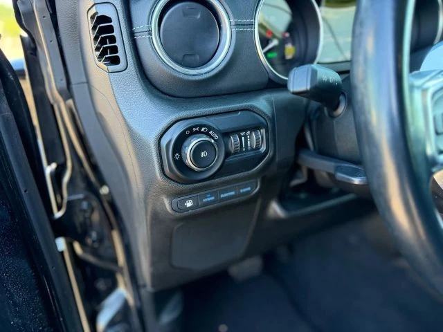 2022 Jeep JL Wrangler - Image 22 of 30