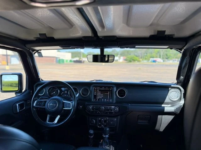 2022 Jeep JL Wrangler - Image 17 of 30