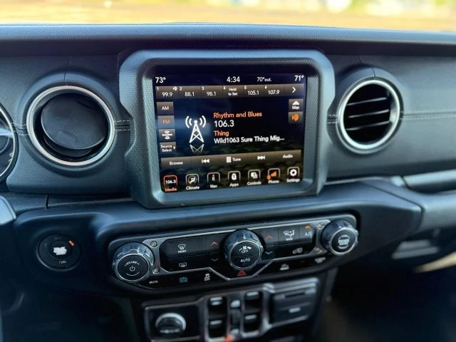 2022 Jeep JL Wrangler - Image 25 of 30