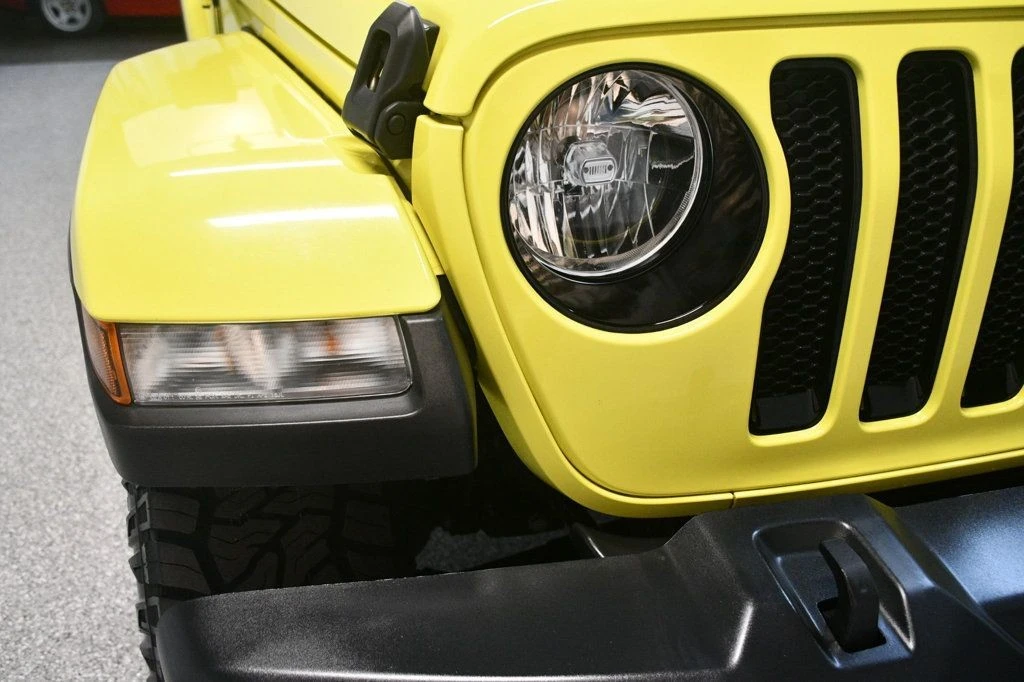 2022 Jeep JL Wrangler - Image 9 of 12