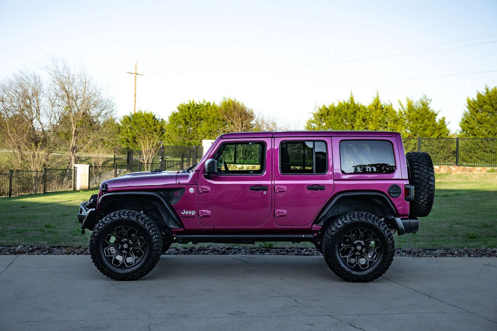 2022 Jeep JL Wrangler - Image 9 of 31