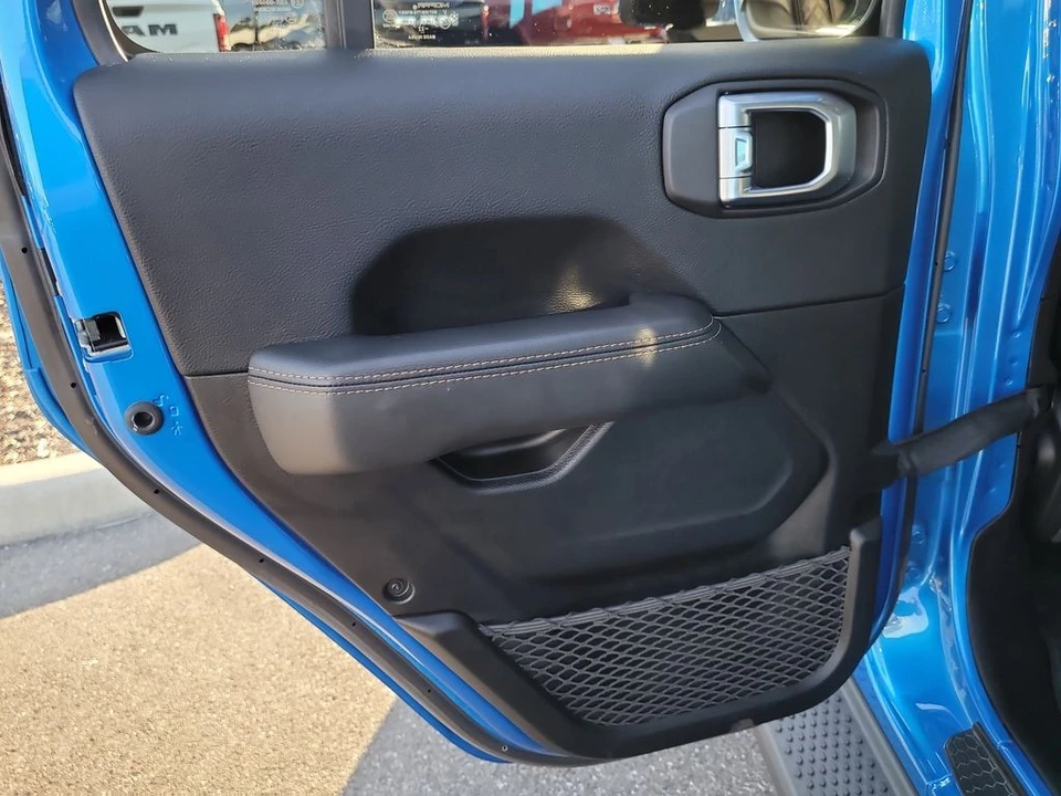 2022 Jeep JL Wrangler - Image 8 of 12