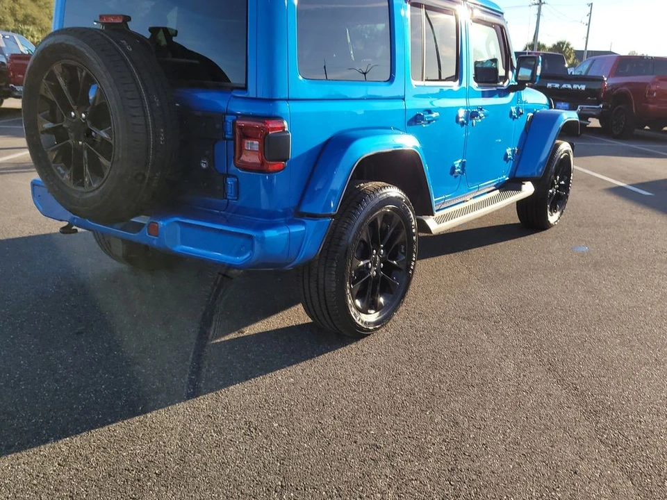 2022 Jeep JL Wrangler - Image 4 of 12
