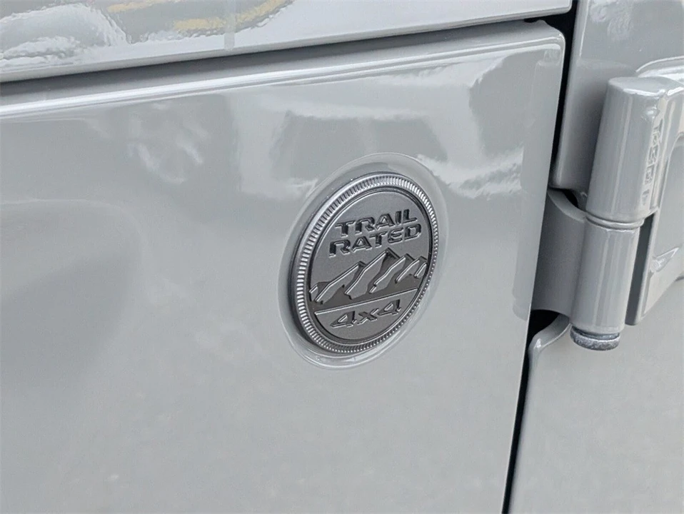 2022 Jeep JL Wrangler - Image 11 of 12