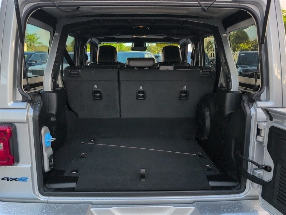 2022 Jeep JL Wrangler - Image 11 of 21