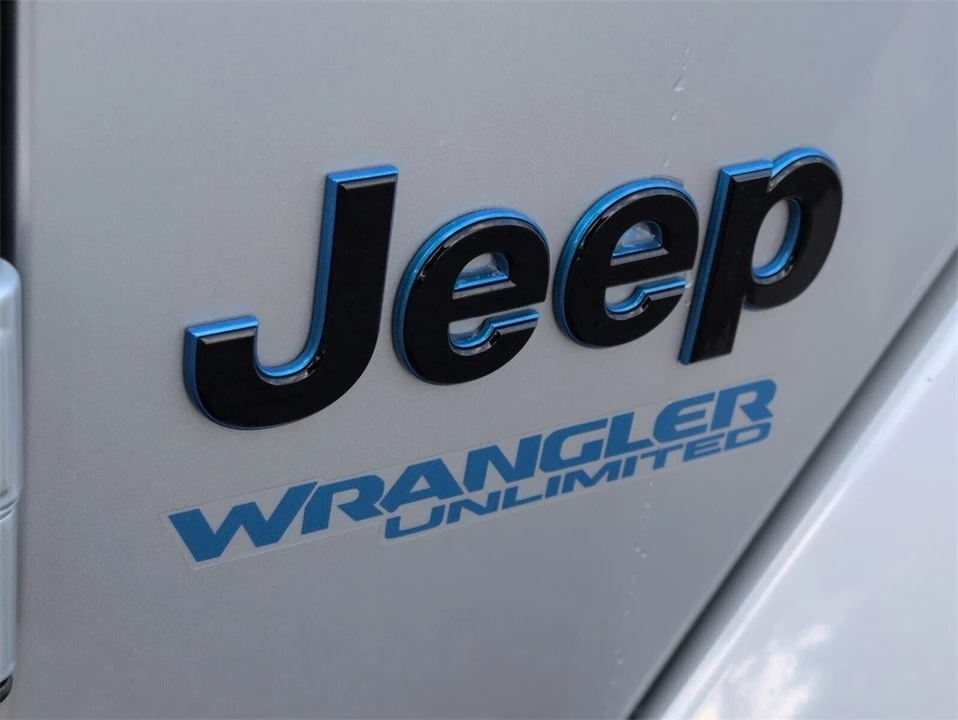 2022 Jeep JL Wrangler - Image 16 of 21