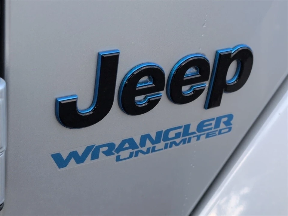 2022 Jeep JL Wrangler - Image 16 of 21