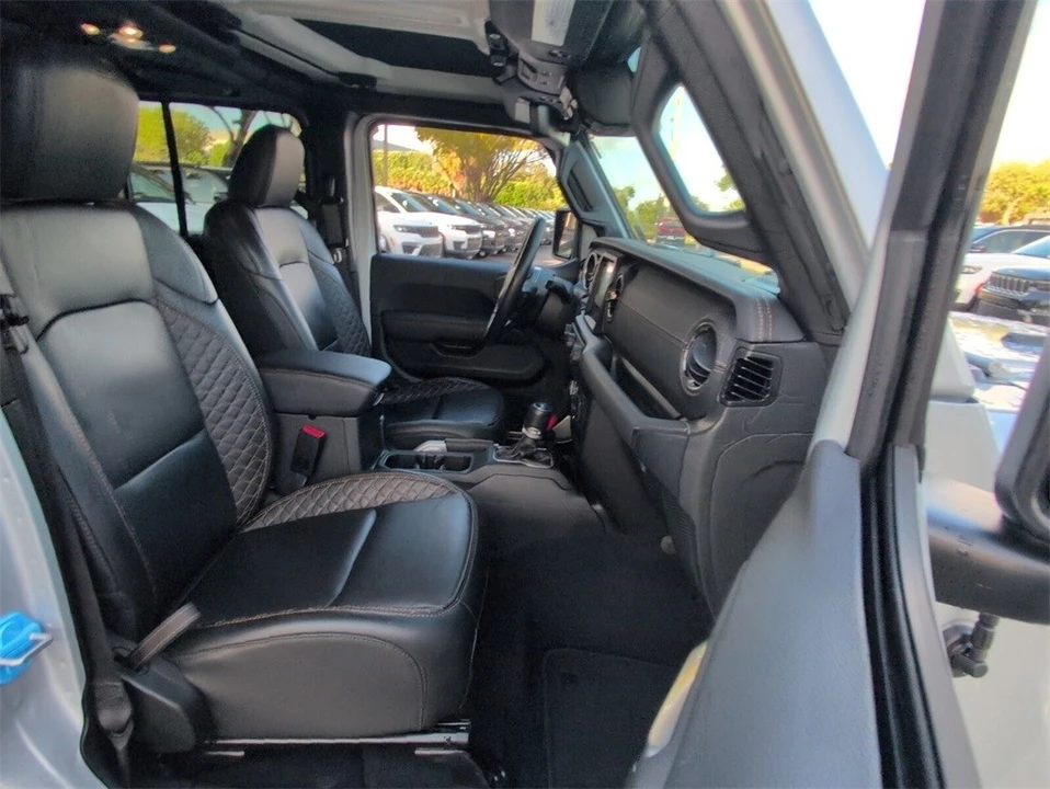 2022 Jeep JL Wrangler - Image 15 of 21