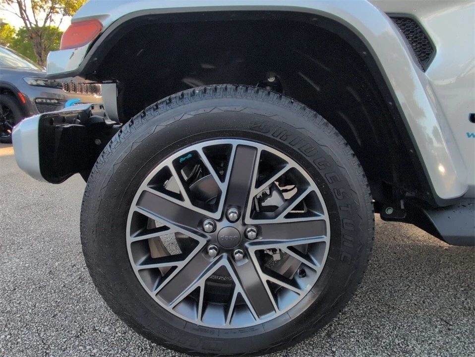 2022 Jeep JL Wrangler - Image 19 of 21