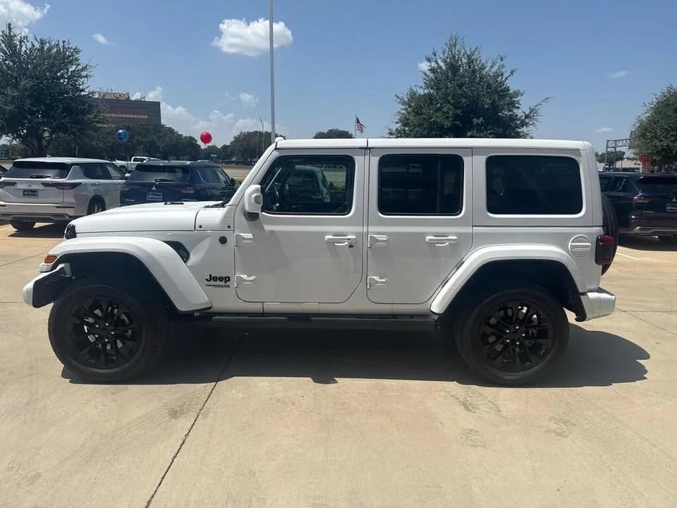 2022 Jeep JL Wrangler - Image 3 of 10