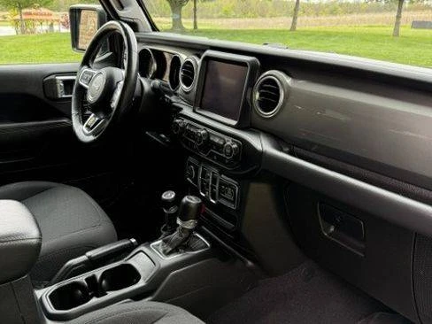 2022 Jeep JL Wrangler - Image 4 of 5