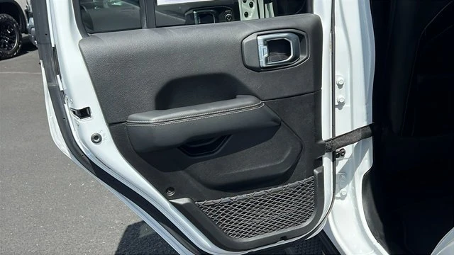 2022 Jeep JL Wrangler - Image 14 of 20