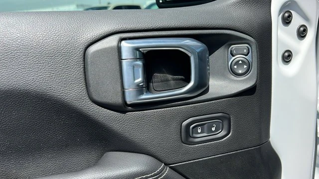 2022 Jeep JL Wrangler - Image 19 of 20