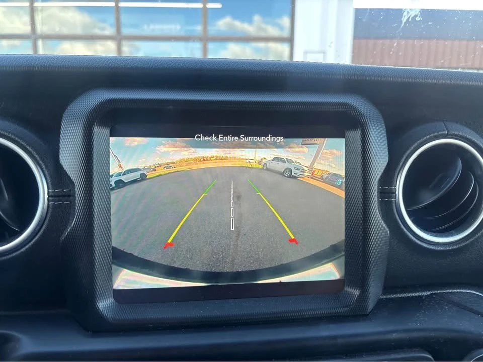 2022 Jeep JL Wrangler - Image 13 of 14