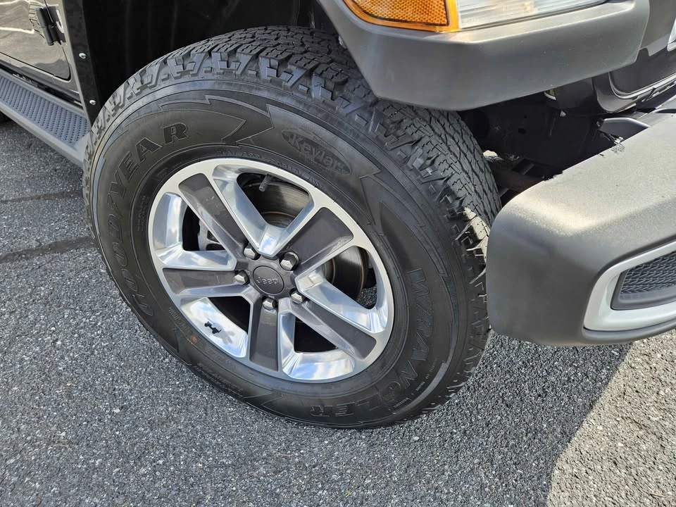 2022 Jeep JL Wrangler - Image 2 of 19
