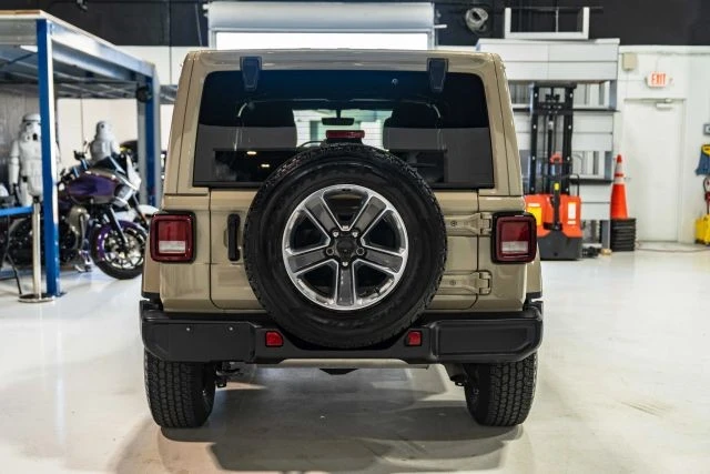 2022 Jeep JL Wrangler - Image 11 of 12