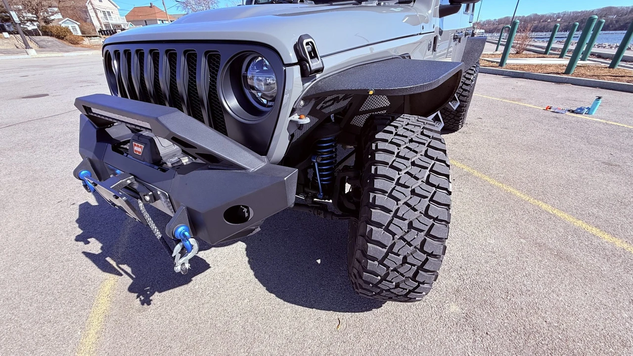 2022 Jeep JL Wrangler - Image 18 of 31