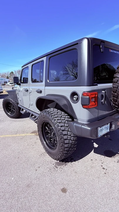 2022 Jeep JL Wrangler - Image 24 of 31