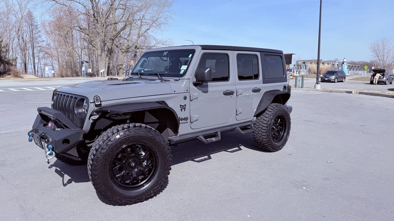 2022 Jeep JL Wrangler - Image 4 of 31