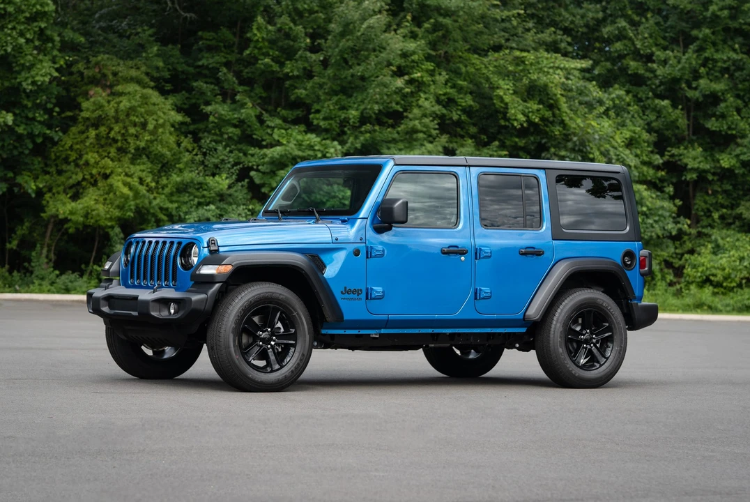 2022 Jeep JL Wrangler - Image 2 of 31