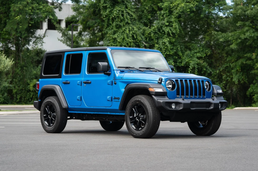2022 Jeep JL Wrangler - Image 6 of 31