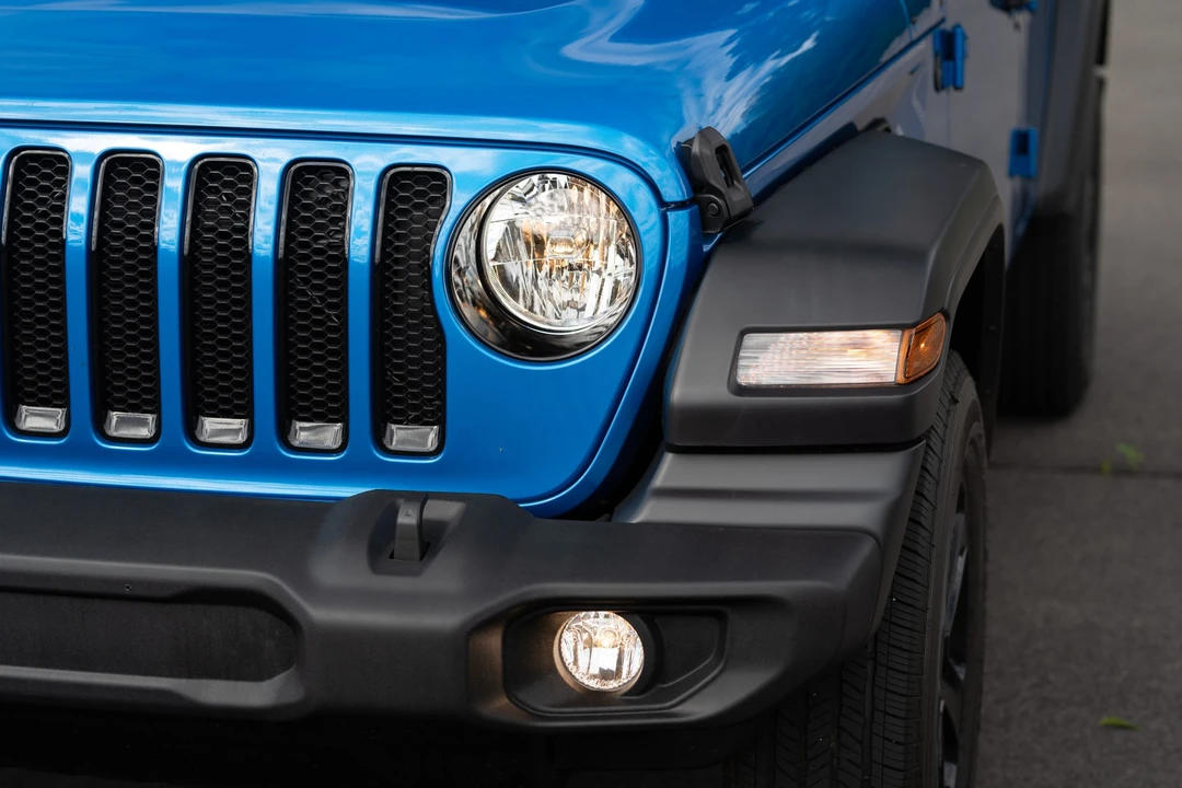 2022 Jeep JL Wrangler - Image 15 of 31
