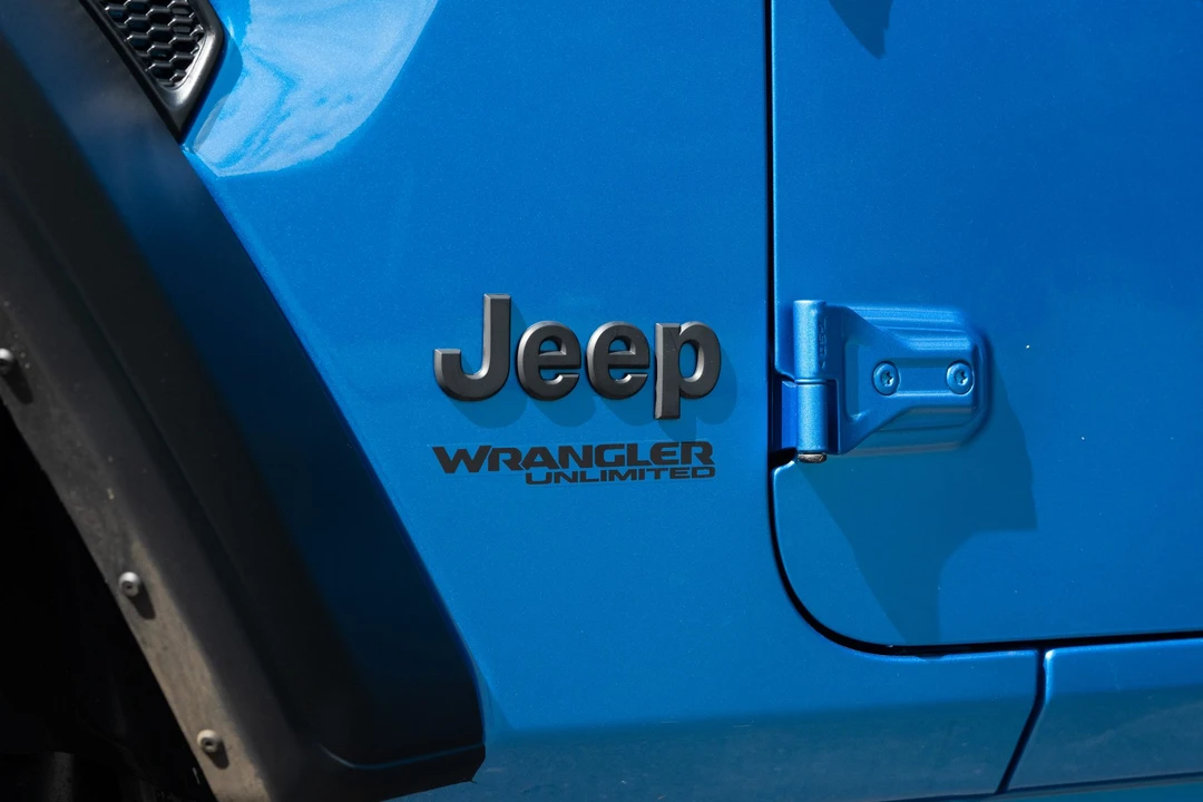 2022 Jeep JL Wrangler - Image 18 of 31
