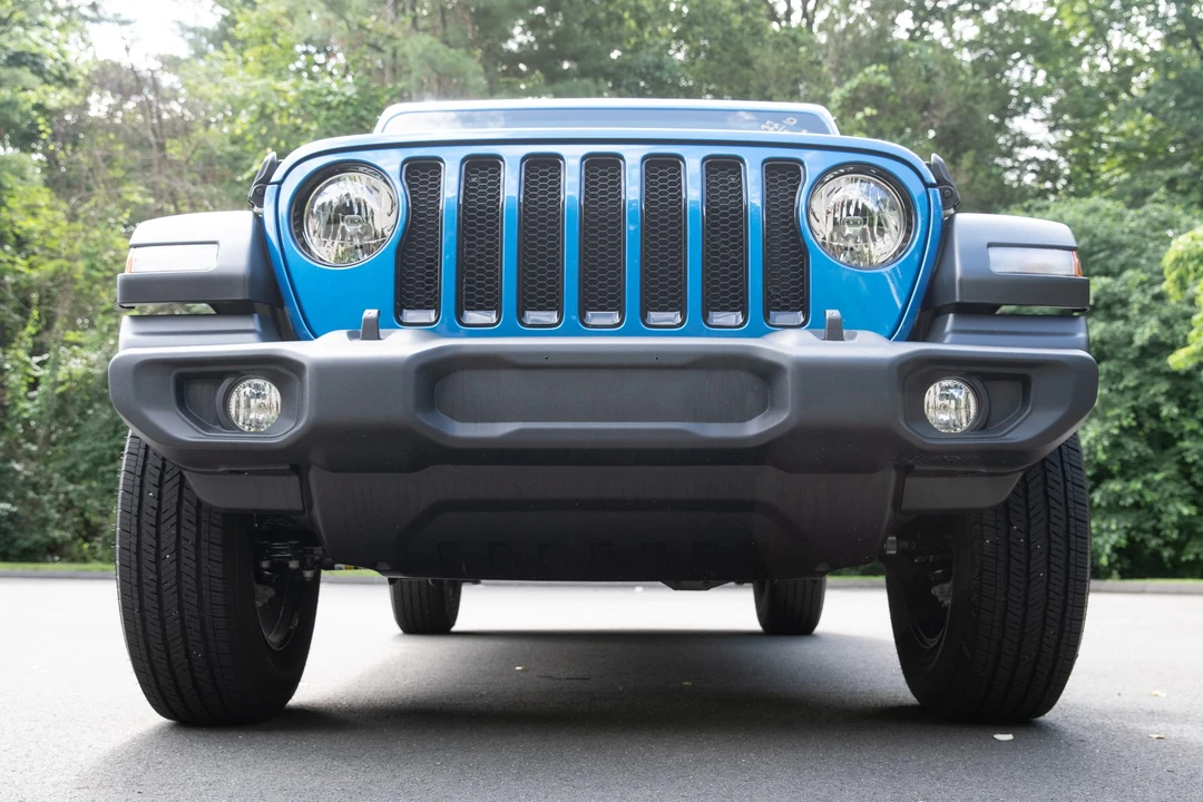 2022 Jeep JL Wrangler - Image 14 of 31