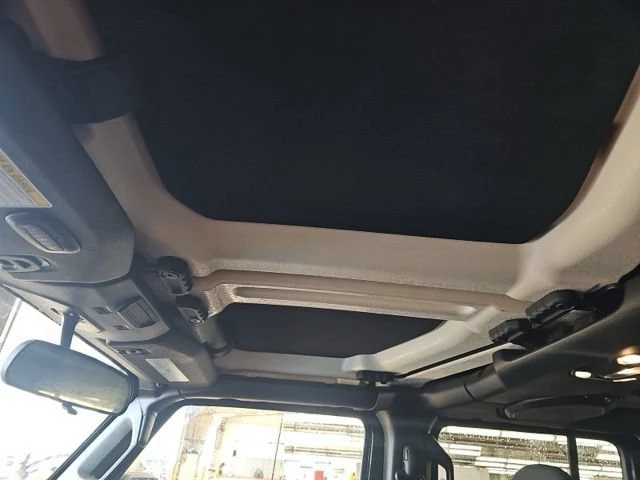 2022 Jeep JL Wrangler - Image 13 of 20