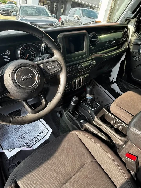 2022 Jeep JL Wrangler - Image 6 of 8