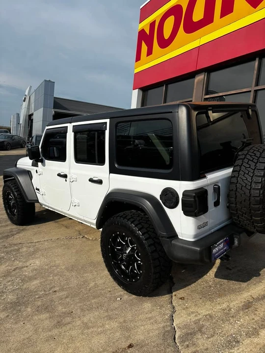 2022 Jeep JL Wrangler - Image 2 of 8