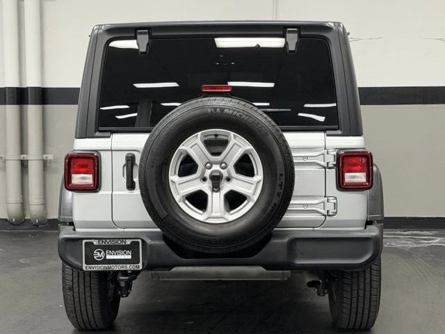 2022 Jeep JL Wrangler - Image 11 of 12