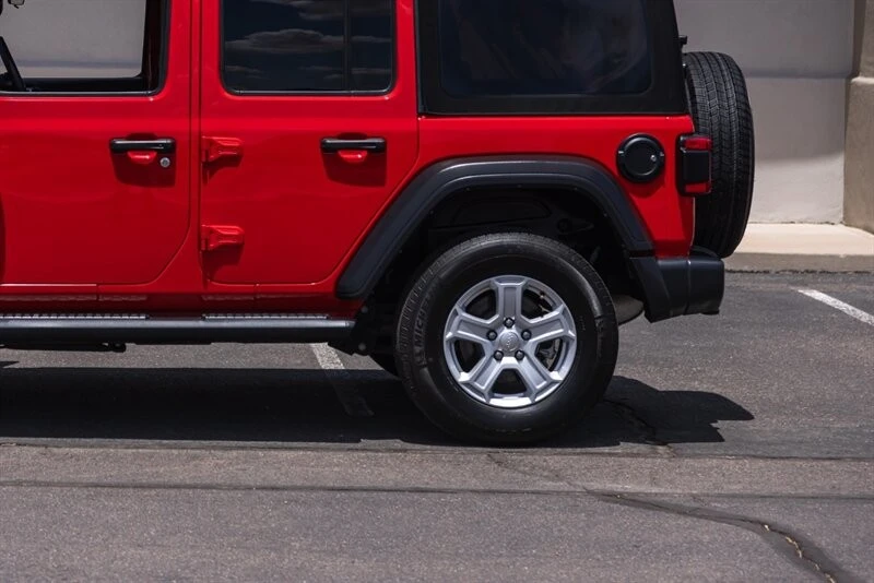 2022 Jeep JL Wrangler - Image 10 of 21