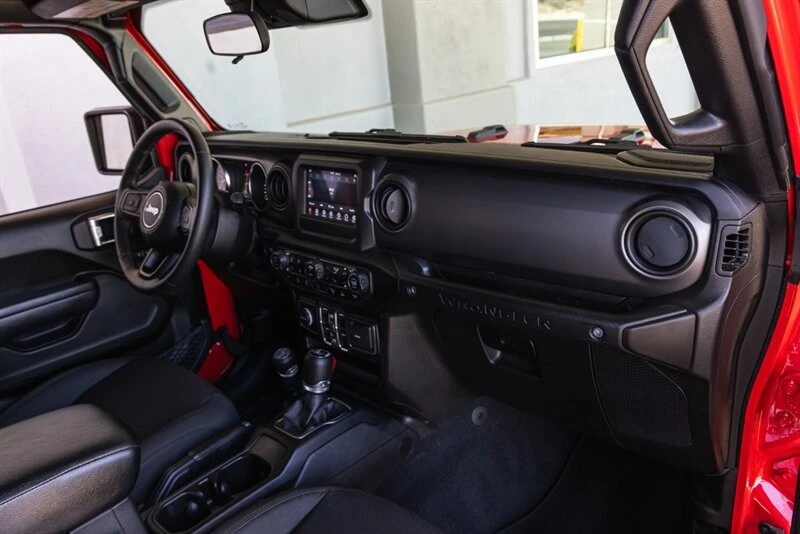 2022 Jeep JL Wrangler - Image 16 of 21