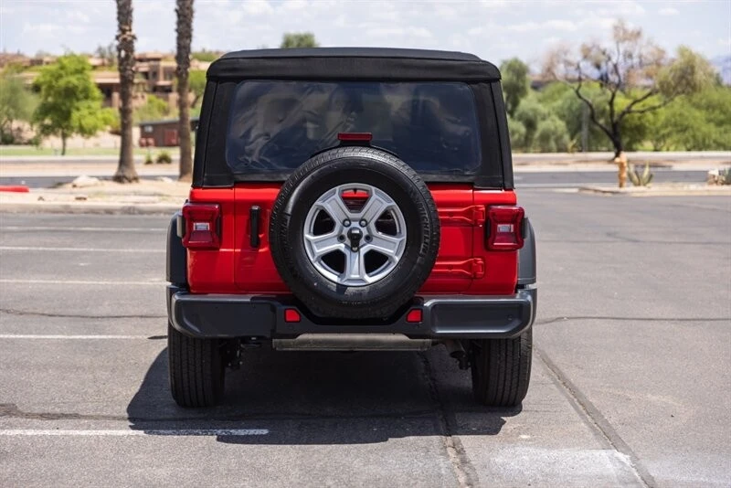 2022 Jeep JL Wrangler - Image 5 of 21