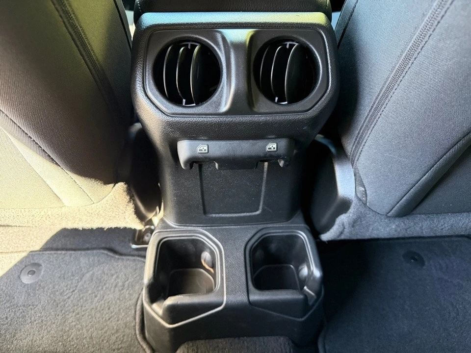 2022 Jeep JL Wrangler - Image 15 of 21