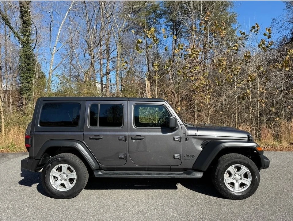 2022 Jeep JL Wrangler - Image 5 of 12