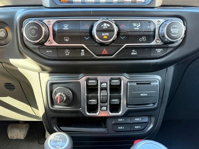 2022 Jeep JL Wrangler - Image 18 of 21