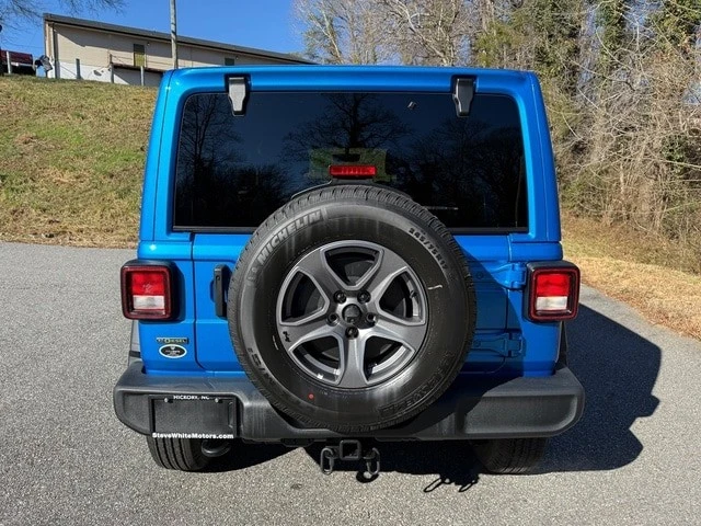 2022 Jeep JL Wrangler - Image 7 of 12