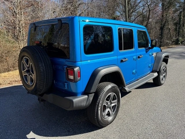 2022 Jeep JL Wrangler - Image 6 of 12