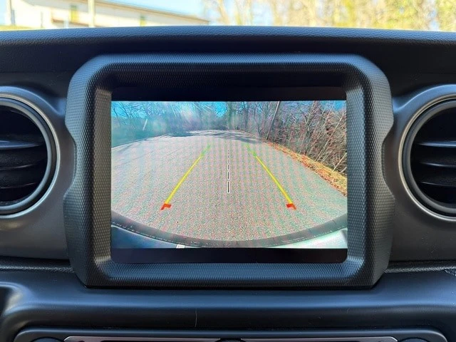 2022 Jeep JL Wrangler - Image 17 of 21